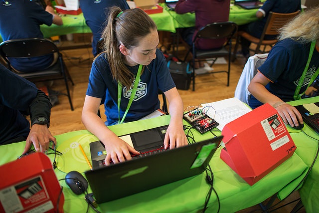 girls working on computer science project